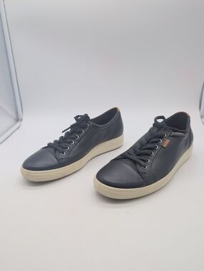Ecco Women's Sz 10 Black Leather Sneakers with Cream Sole